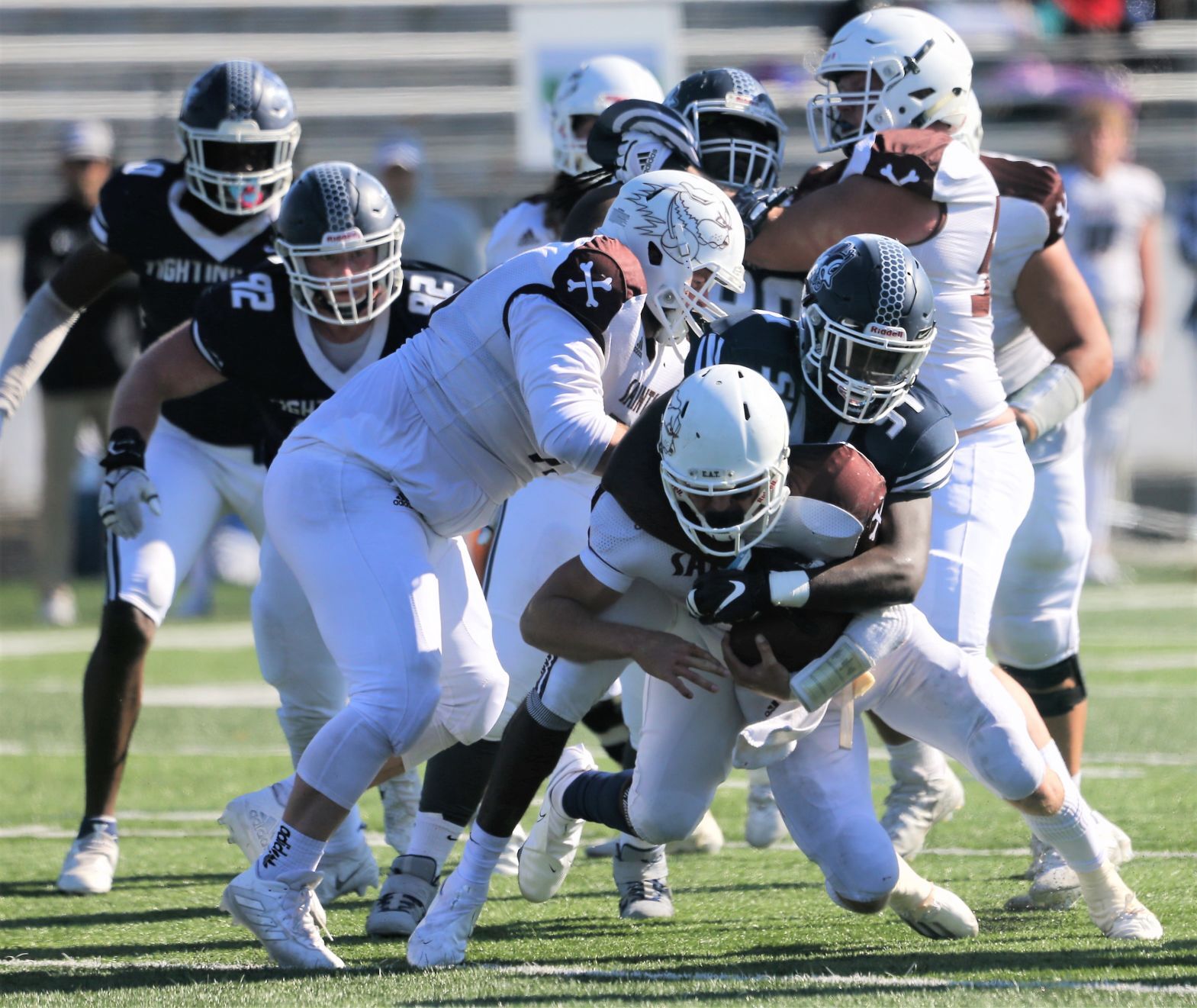 102321-qc-spt-ambrose fball23.jpg